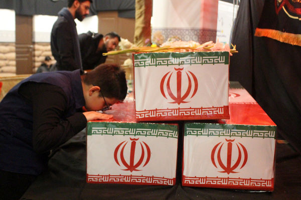 حال و هوای حضور نوجوانان در معراج الشهدای گمنام استان قم