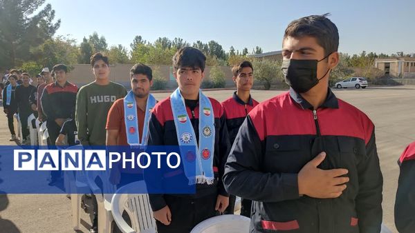 زنگ آغاز هفته پدافند غیرعامل در هنرستان آیت‌الله خامنه‌ای 