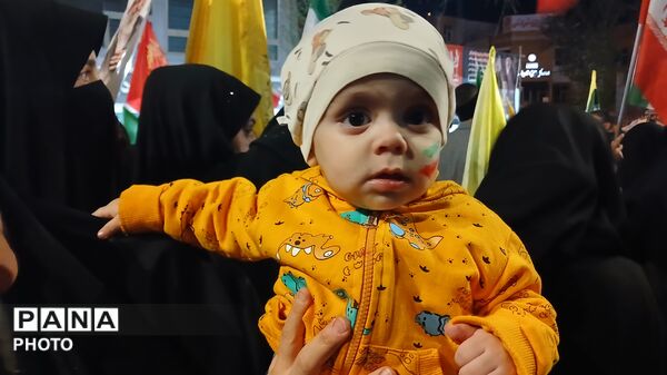 حماسه حضور مردم خرم آباد در میدان انقلاب برای سوگ رهبر شهید