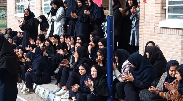  مسابقات ورزشی در دبیرستان خاص نمونه فرهنگ 