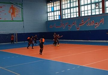 آئین افتتاحیه مسابقات فوتسال دانش‌آموزی(دختران)منتخب آموزشگاه های شهرستانهای استان تهران به میزبانی ورامین