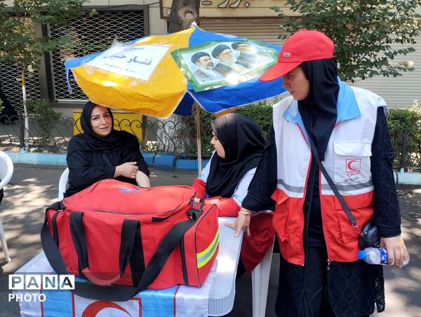 جاماندگان آذربایجان شرقی با چشمانی اشک‌بار به امید روز رجعت با رهبر شهید