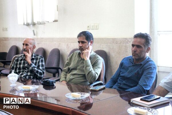 اولین نشست صمیمی بخشدار چترود با اعضای شوراهای اسلامی روستاهای بخش