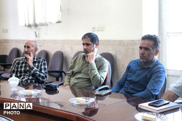 اولین نشست صمیمی بخشدار چترود با اعضای شوراهای اسلامی روستاهای بخش