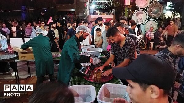 چایخانه حضرت زهرا(س)، میزبان عاشقان در شب‌های انتظار و شهادت