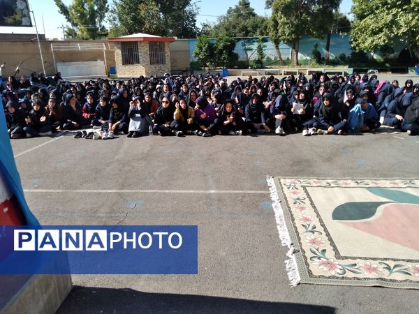 روز ۱۳ آبان، روز استکبار ستیزی در دبیرستان عرفان