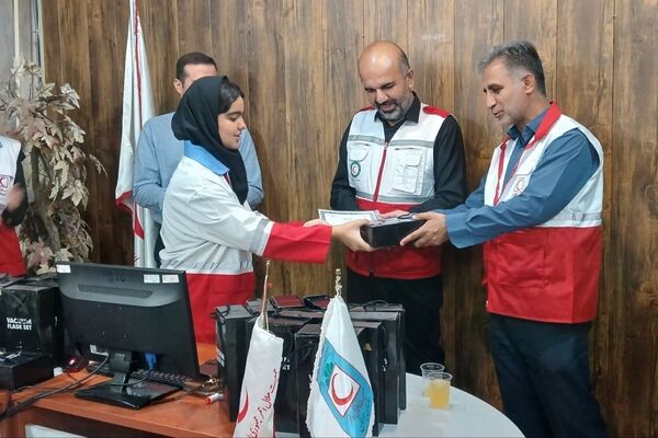 تجلیل و تقدیر از نوجوان هلال احمر ساوجبلاغ