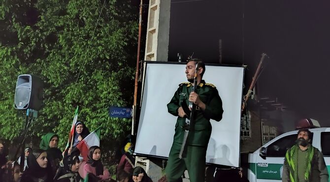 آموزش نظامی همگانی در حسینیه شهدای شهر بار