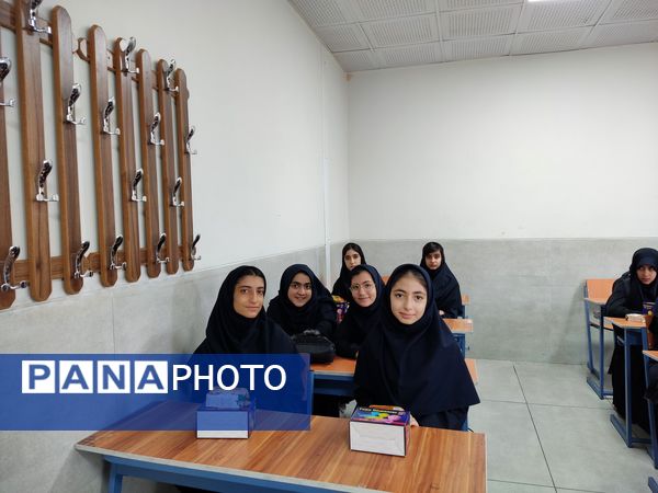  جشن جوانه ها در دبیرستان رحمت ناحیه ۲ اصفهان 