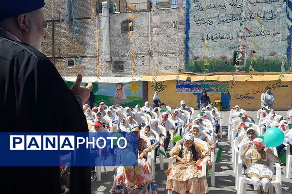 مراسم روز زمین پاک در دبستان دخترانه معراج ناحیه۲ بهارستان