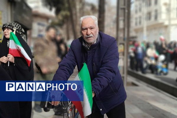 حضور گسترده مردم شهرستان شهید پرور شهرستان شهریار در راهپیمایی ۲۲ بهمن