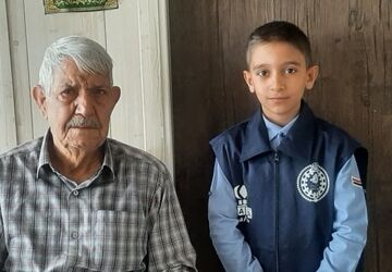 دیدار دانش‌آموزان دبستان حضرت قاسم با خانواده شهید محمدمهدی شاخصی