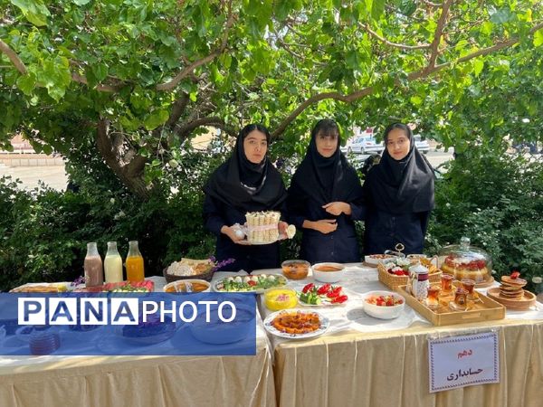 جشنواره صبحانه سالم در هنرستان موفقیان شهرستان نظرآباد