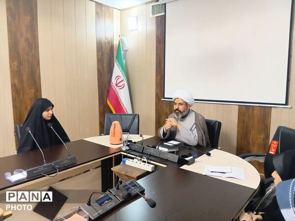 جلسه توجیهی و آموزشی دانش‌آموزان خبرنگار پانا اعزامی  استان البرز به مراسم وداع و تشییع قائد امت 