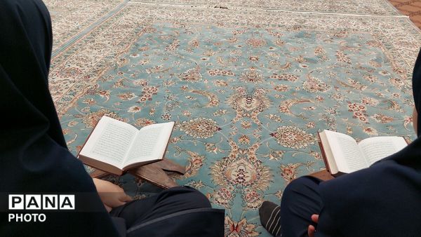 محفل انس با قرآن در دبیرستان نجمه ناحیه چهار