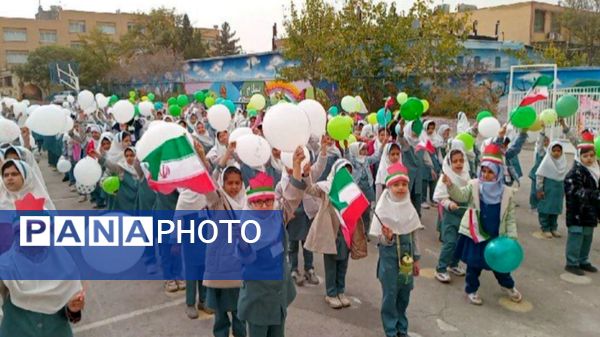 طلوع آگاهی در دل های کوچک؛ جشن روز دانش آموز در دبستان لطیفه