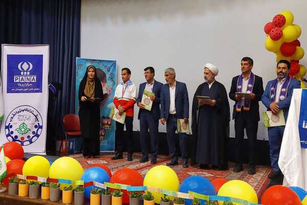 تجلیل از مربیان و دانش‌آموزان برتر شهرستان جم