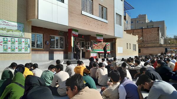 مراسم بزرگداشت هفته بسیج در دبیرستان ابوریحان بیرونی 
