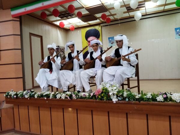 هنرنمایی دانش‌آموزان نوازنده در دیار شیخ جام