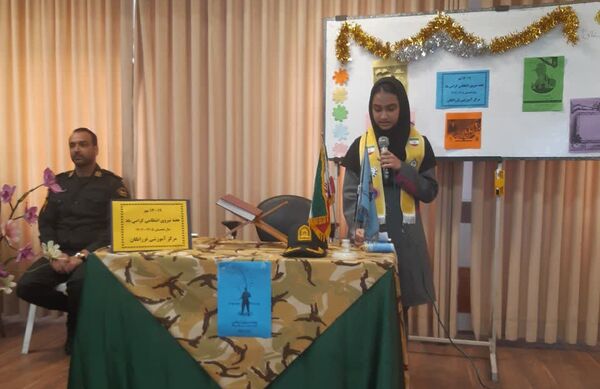 گرامیداشت هفته نیروی انتظامی در دبیرستان فرزانگان قائمشهر