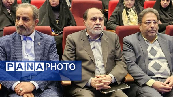 همایش زیست عفیفانه با موضوع عفت و حجاب در تالار ایوان‌ری