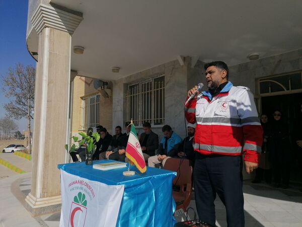 نواختن زنگ زلزله در دبیرستان کوشش شهرستان فاروج 