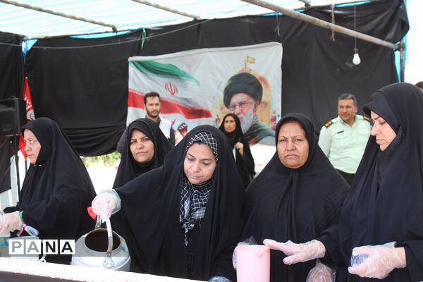 خدمت‌رسانی به زائران در حال برگشت از مشهد مقدس در موکب روستای کرک