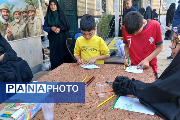 پاسخگویی و رفع مشکلات مردمی توسط مسئولان آموزش و پرورش در میز خدمت نماز جمعه