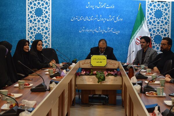 تقدیر از برگزیدگان لیگ جت در سالن فرهنگ بهارستان‌دو