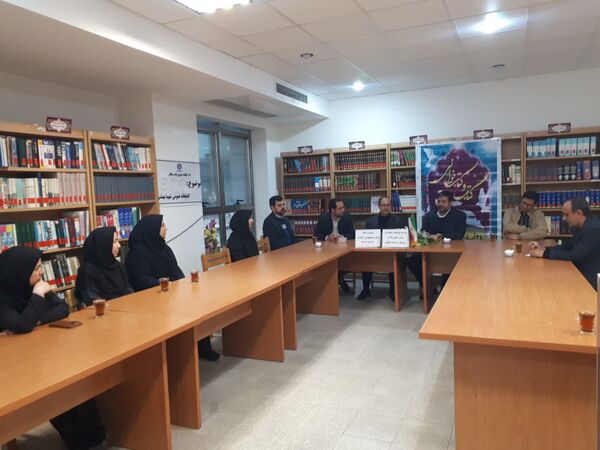 بازدید دانش‌آموزان و مسئولان از کتابخانه شهید بهشتی آشخانه