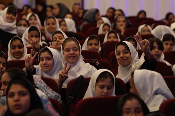 همایش روز دختر (ماه من)