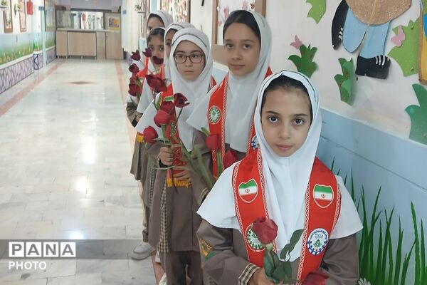 جشن عاطفه ها در مدارس چهاردانگه