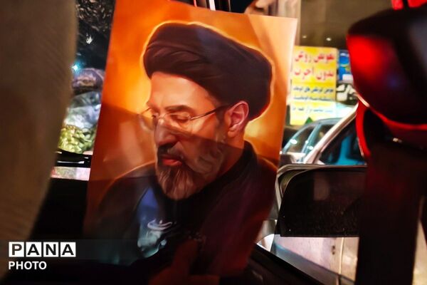 رژه خودرویی شبانه در بهارستان دو