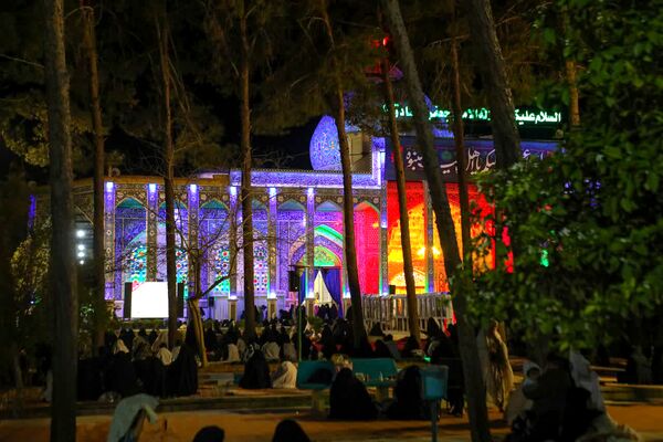 احیای شب قدر در جوار حرم امامزاده سیدجعفر(ع) یزد