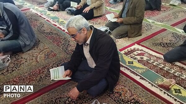 قرائت دعای استغاثه به امام زمان (ع) در مسجد جامع نیشابور 