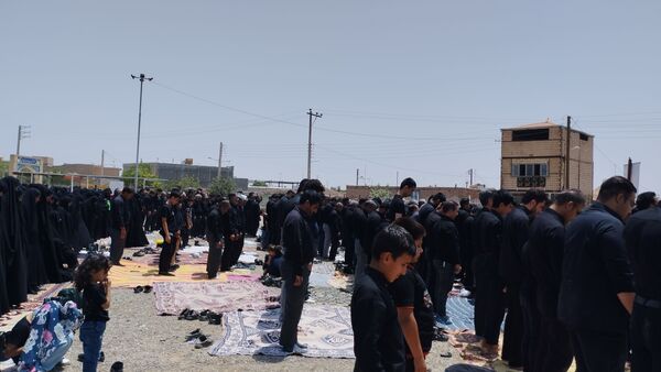 برگزاری نماز ظهر عاشورا در خلیل آباد 