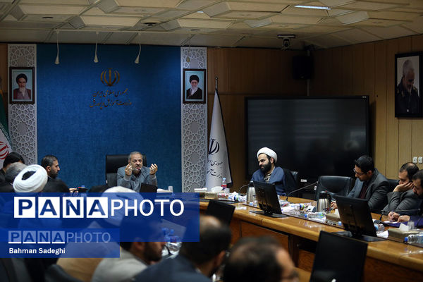 دیدار وزیر آموزش و پرورش با مسئولان اتحادیه انجمن‌های اسلامی دانش‌آموزی سراسر کشور