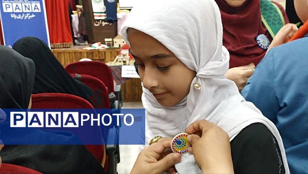 همایش تجلیل از مربیان و اعضای پیشتاز در محمودآباد 