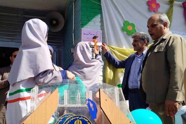 مدرسه فروغ دانش میزبان آیین باشکوه جشن عاطفه‌ها شد