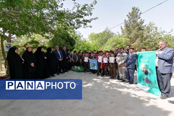 حضور دانش‌آموزان پیشتاز دبستان شهید شوشتری در کوهستان پارک شهرستان فاروج
