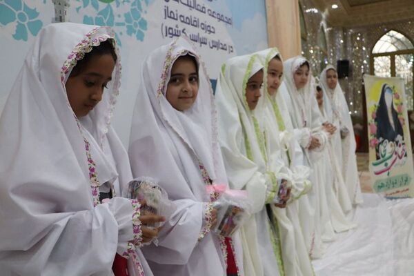 مراسم جشن تکلیف250 دانش آموز شهر صفادشت