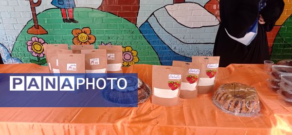 بازارچه هنر دخترانه توسط دانش‌آموزان انجمن اسلامی