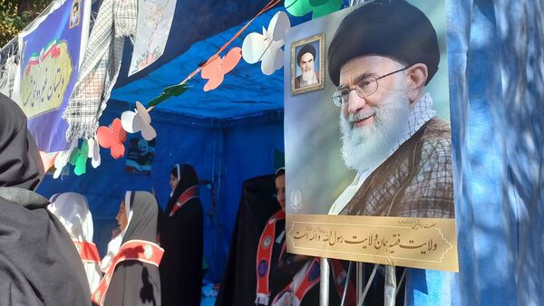 راهپیمایی 13 آبان با حضور حداکثری دانش آموزان در شهرستان نیشابور 