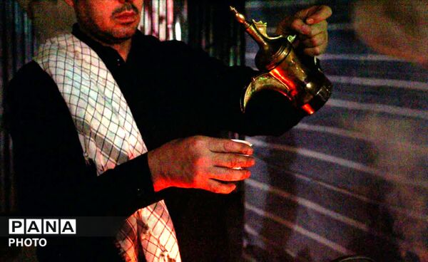 حضور مردم کرج در تجمع شبانه با برگزاری مراسم عزاداری در شب سوم محرم