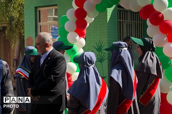 آیین نواختن زنگ جوانه ها در مدرسه شاهد نجمه ناحیه دو شهرری 