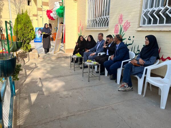 مراسم بزرگداشت هفته تربیت بدنی و ورزش در دبیرستان شاهد هاجر