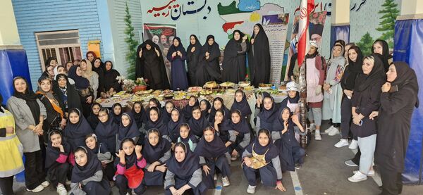 جشنواره مادر و دختری در دبستان زینبیه تبریز
