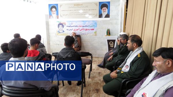 دیدار فرمانده واحدهای آموزشگاه‌های شهرستان خلیل‌آباد با امام جمعه