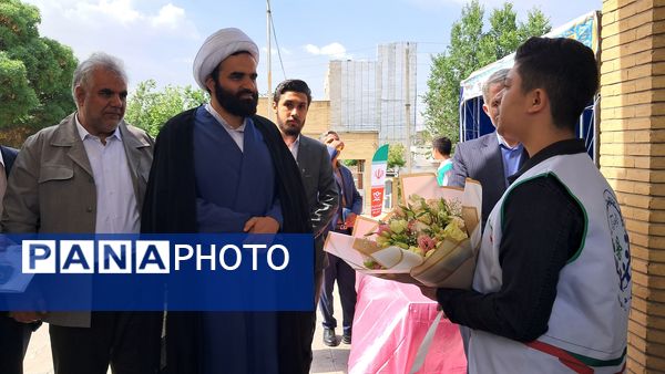 غرفه خبرگزاری پانا و سازمان دانش‌آموزی در مراسم افتتاحیه فعالیت‌های تابستانی