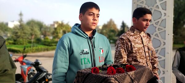 زیارت عاشورا و غبار روبی مزار شهدای گمنام نیشابور